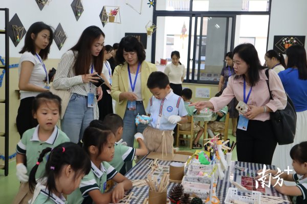 飞乐乐 省教育研究院学前教育“面对面教研”活动走进梅州，为儿童构建快乐成长空间